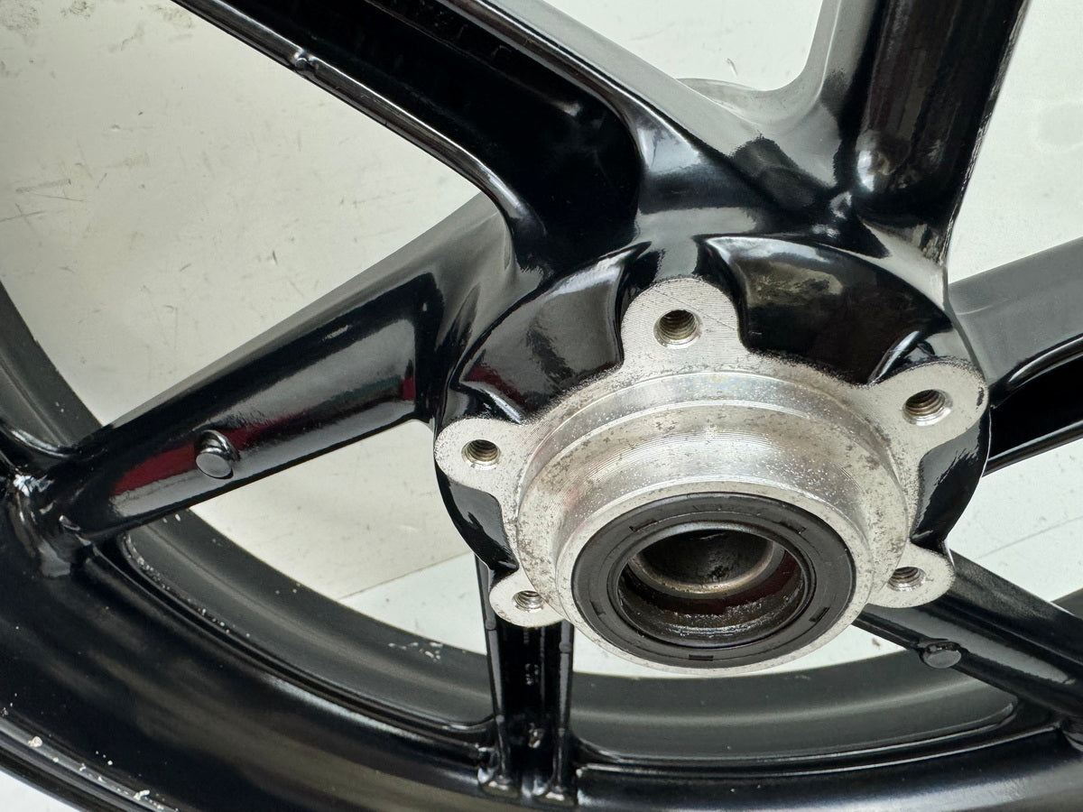 Honda CBR 900 SC28 Felge vorn Vorderrad J 16 x MT 3.50 schwarz original 92-93