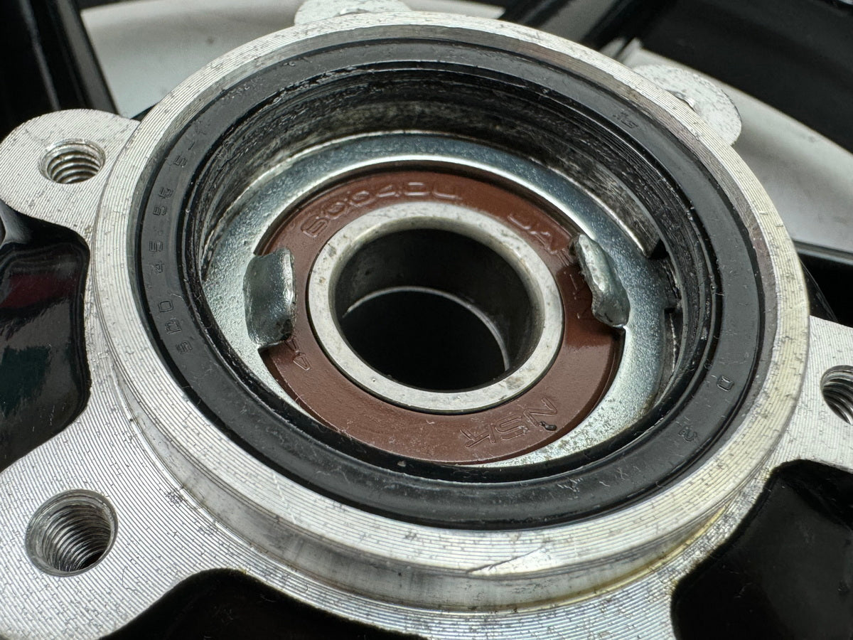 Honda CBR 900 SC28 Felge vorn Vorderrad J 16 x MT 3.50 schwarz original 92-93