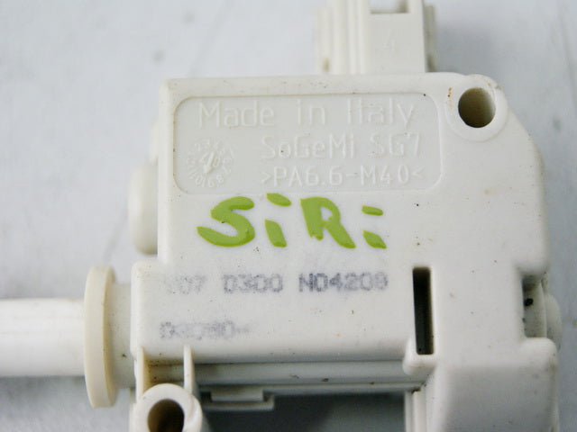 GILERA GP 800 ZAPM55 STELLMOTOR SITZBANKVERSCHLUß
