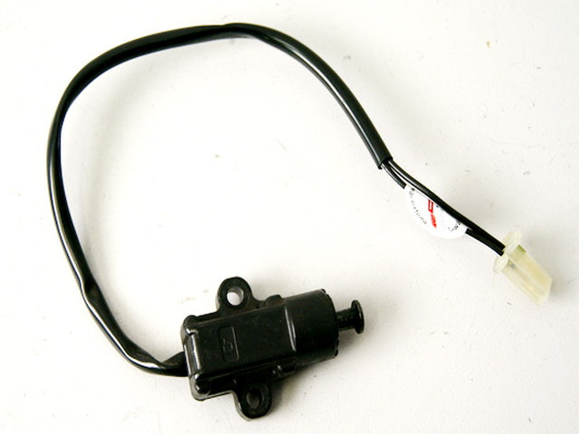 SUZUKI UH 200 G CD BURGMAN SCHALTER HELMFACH