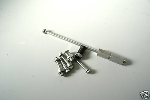 HONDA CBR 600 PC35 MOTORHALTERUNG ACHSE 01-06
