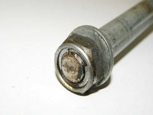 HONDA CBF 500 PC39 EJE TRASERO EJE