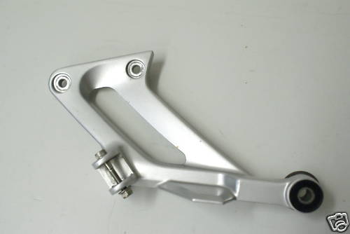 YAMAHA FJR 1300 RP04 FOOTREST HANGER PASSENGER LEFT 01-02