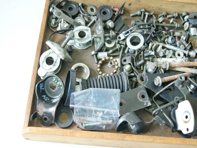 SUZUKI VL 125 WVA4 INTRUDER TORNILLOS PIEZAS PEQUEÑAS