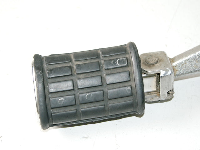 YAMAHA XV 125 VIRAGO FOOTREST RIDER LEFT