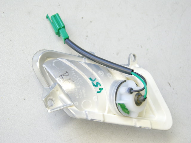 YAMAHA YP 250 R X-MAX i SG16 BLINKER RECHTS VORN TURN SIGNAL
