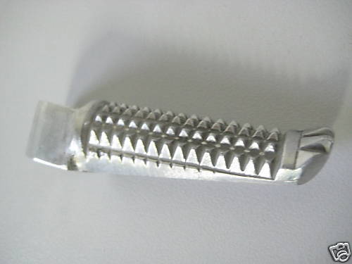 YAMAHA YZF 600 4TV THUNDERCAT PASSENGER FOOTPEG RIGHT 96-02