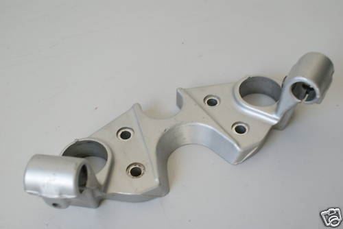 SUZUKI GSXF 750 GR78A TOP YOKE FORK HANDLEBAR CLAMP