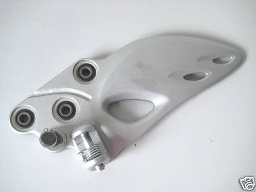SUZUKI GSX-R 1300 WVCK HAYABUSA FUßRASTENTRÄGER LI 08-09