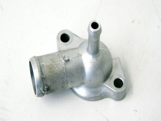 HONDA CBR 600 RR PC37 ANSCHLUß KÜHLERSCHLAUCH MOTOR FLANSCH