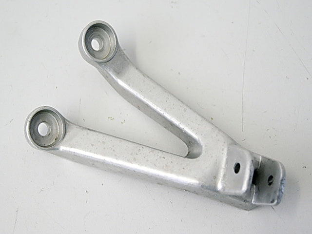HONDA CBR 900 SC33 FUßRASTENTRÄGER SOZIUS LINKS