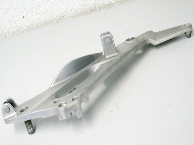 HONDA NT 650 V3 RC47 DEAUVILLE PLACA REPOSAPIÉS DERECHO SOPORTE
