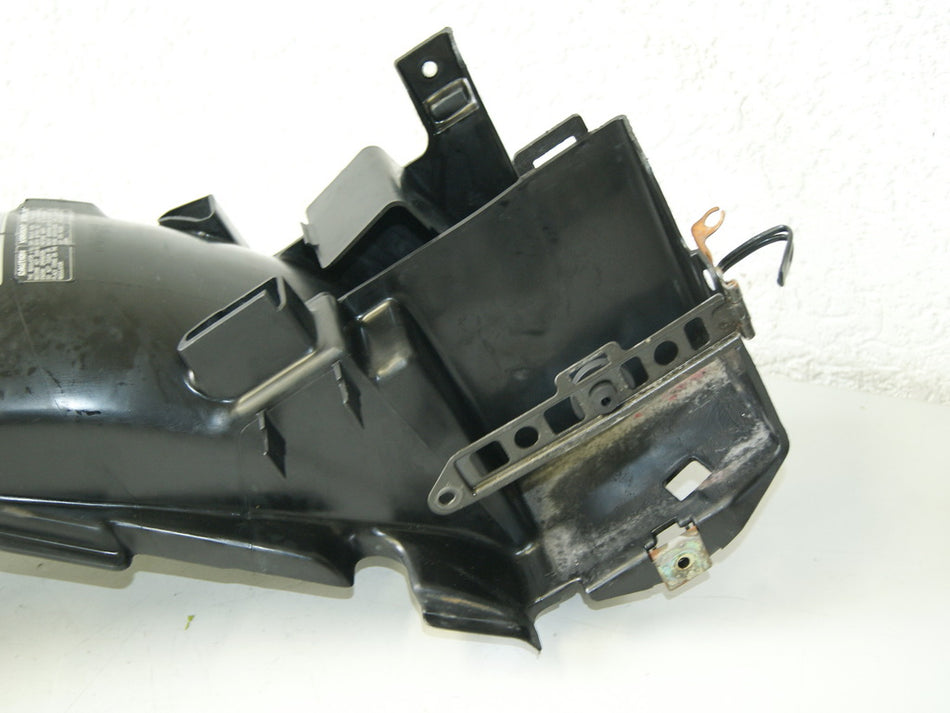 HONDA VFR 750 RC24 / 2 KOTFLÜGEL RADLAUF BATTERIEKASTEN