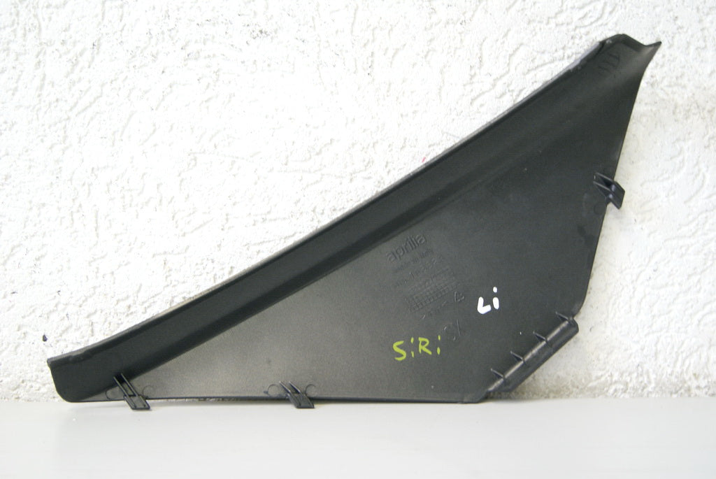 APRILIA ATLANTIC 125 ZD4SP CARENADO IZQUIERDO TAPA LATERAL ASIENTO