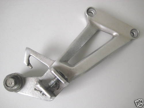 HONDA CBR 125 JC34 SOPORTE ESTRIBERA PASAJERO DERECHO 04-06