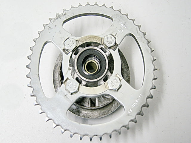 SOPORTE PIÑÓN DE ARRASTRE PORTACORONAS YAMAHA YBR 125 RE03