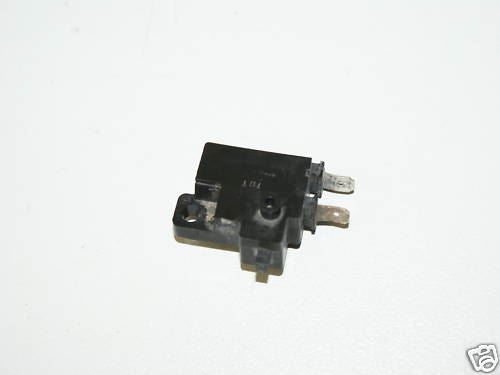 HONDA SLR 650 RD09 BREMSLICHTSCHALTER VORN 97-99