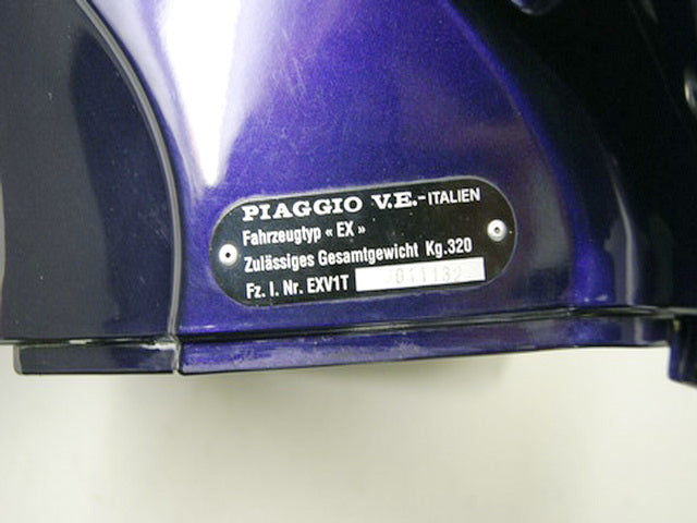 PIAGGIO EX 150 HEXAGON CARENADO REPOSAPIÉS DELANTERO TAPA CUBIERTA