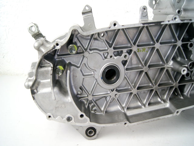SUZUKI UC 125 EPICURO AX ENGINE CRANKCASE ENGINE BLOCK