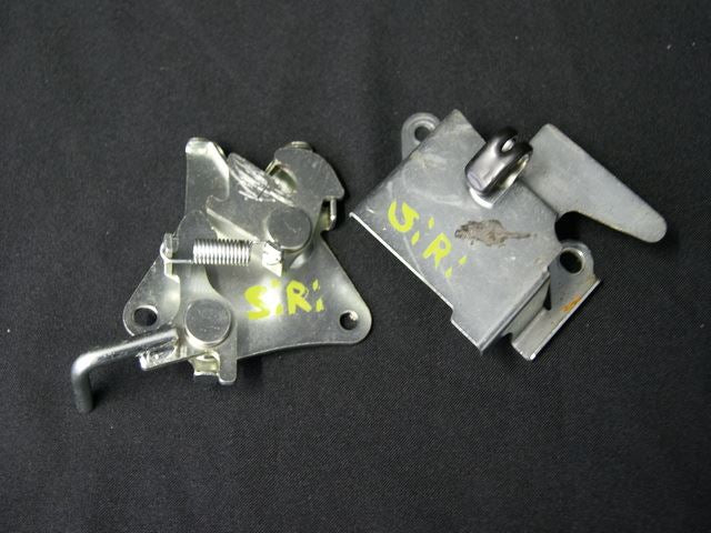 HONDA CBR 125 R JC39 SEAT LOCK