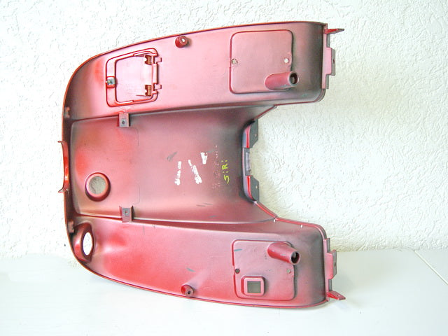 PIAGGIO EX 125 HEXAGON CARENADO REPOSAPIÉS DELANTERO TAPA CUBIERTA