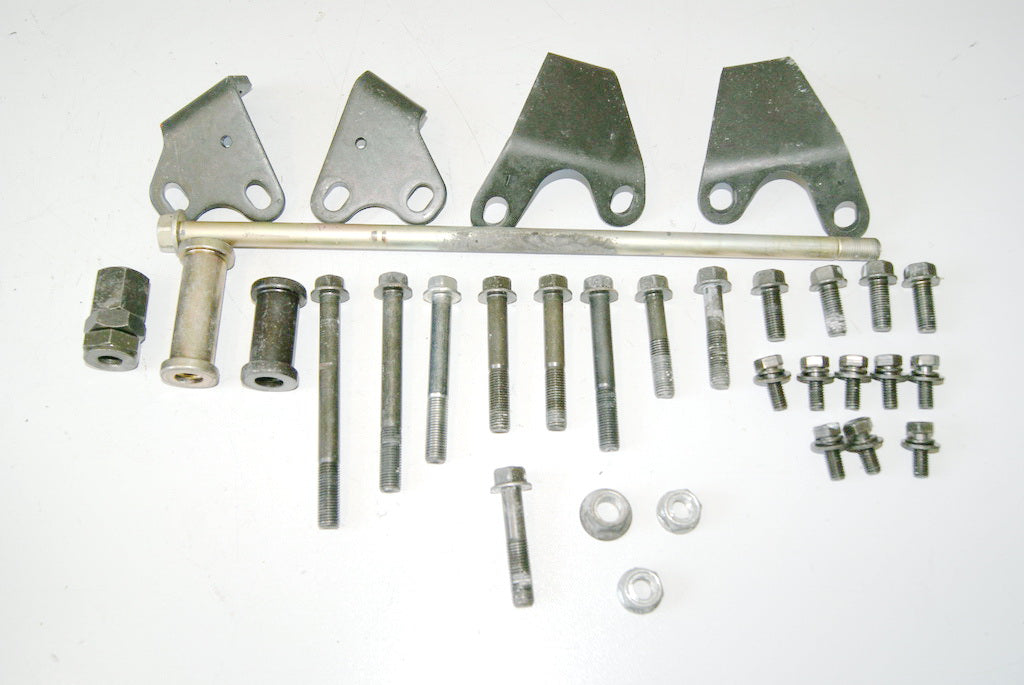HONDA ST 1100 SC26 ABS - TCS PAN EUR BRACKET ENGINE AXLE BOLT
