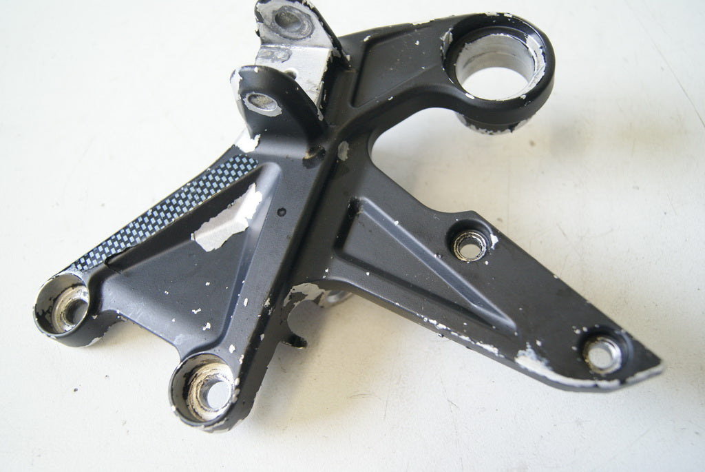 HONDA CBR 1000 RR SC59 SOPORTE ESTRIBERA DERECHO CONDUCTOR