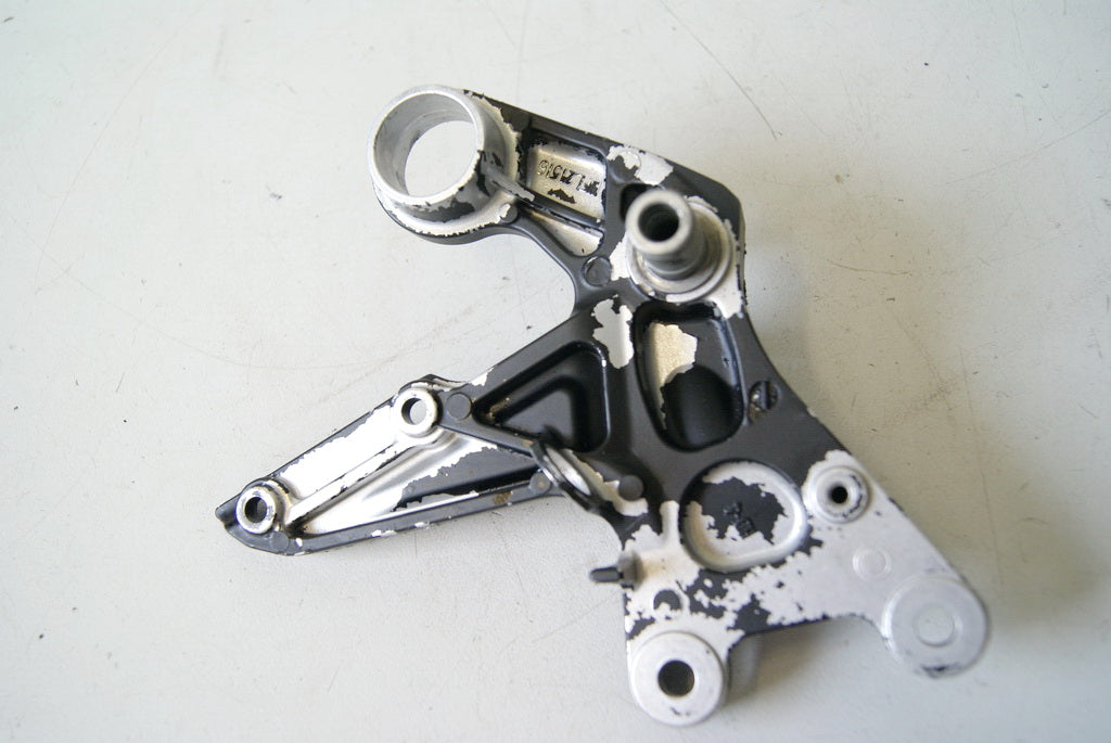 HONDA CBR 1000 RR SC59 SOPORTE ESTRIBERA DERECHO CONDUCTOR