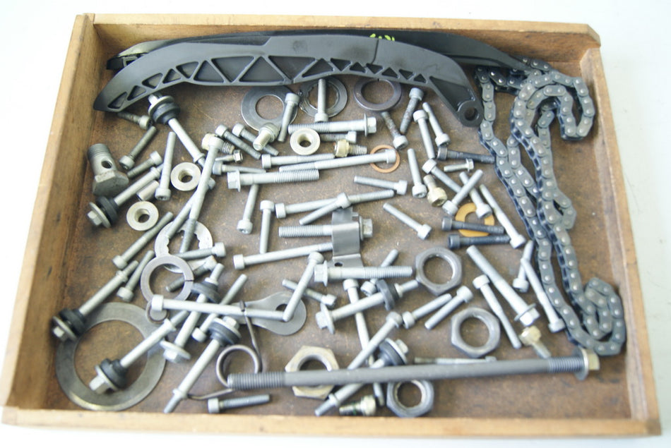 BMW F 650 CS K14 SCARVER SCREWS SMALL PARTS ENGINE