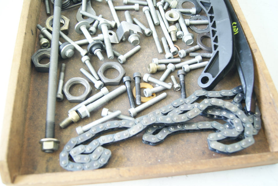 BMW F 650 CS K14 SCARVER SCREWS SMALL PARTS ENGINE