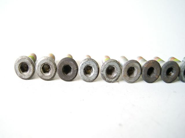 HONDA CBR 125 JC34 SCHRAUBEN BREMSSCHEIBEN