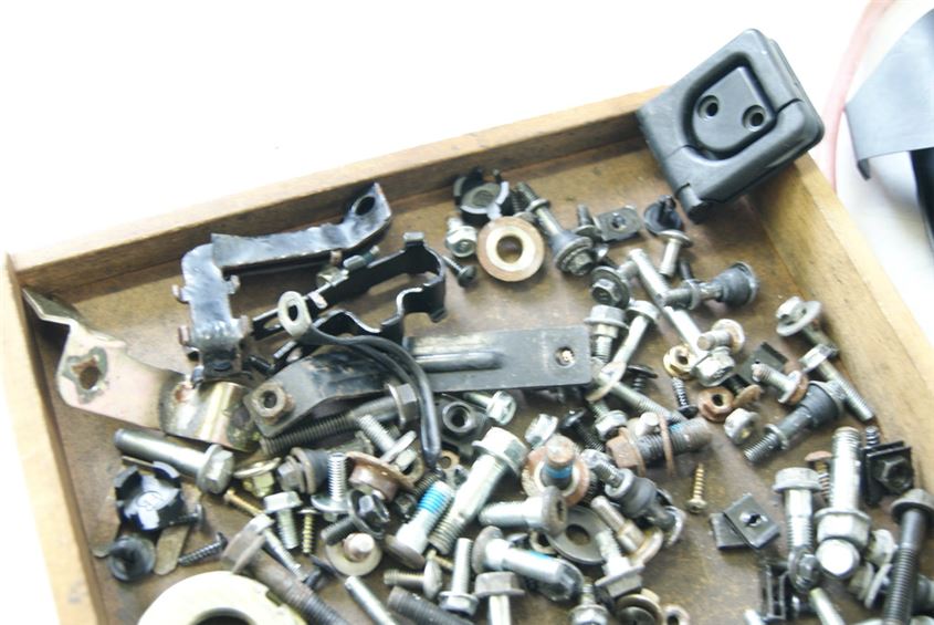 DAELIM SV 125 S3 SAB TORNILLOS Y PIEZAS PEQUEÑAS