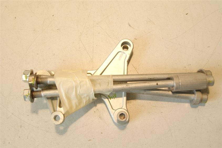 APRILIA DORSODURO 750 SM000 MOTORHALTER ACHSE BOLZEN PLATTE