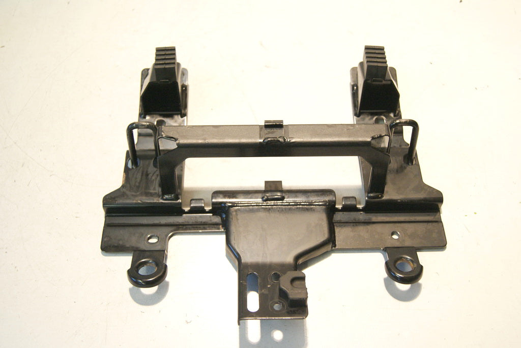 YAMAHA FZ-1 N RN16 MOUNT DRIVER SEAT BRACKET
