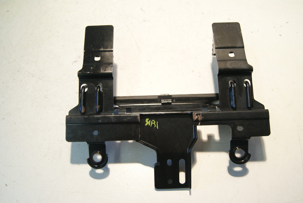 YAMAHA FZ-1 N RN16 MOUNT DRIVER SEAT BRACKET