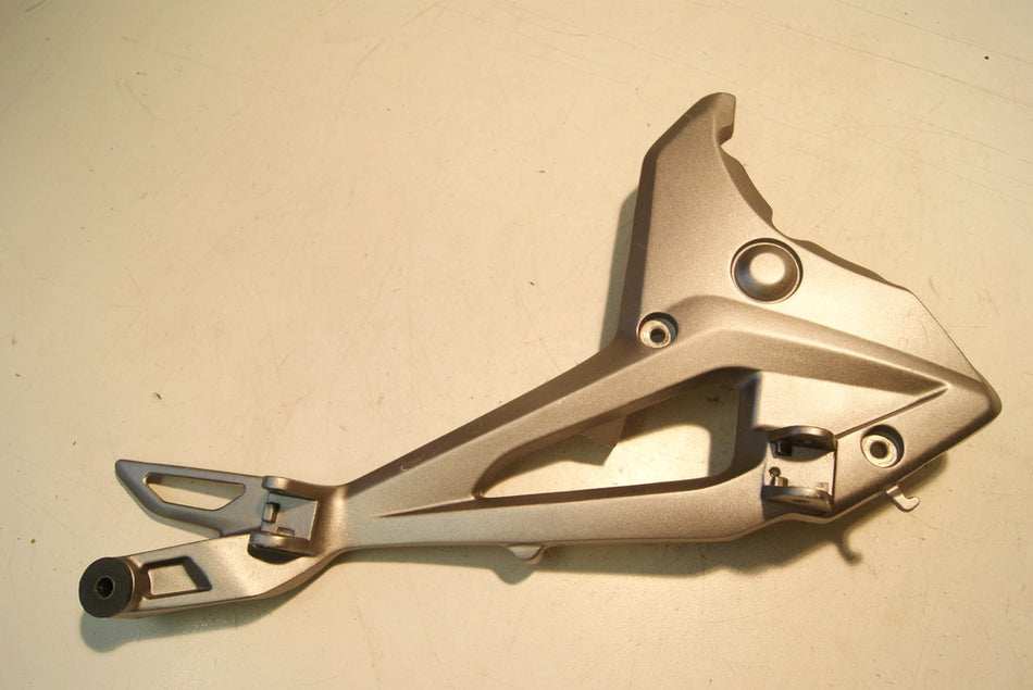 HONDA NC 750 XD RC72 PLACA REPOSAPIÉS DERECHA SOPORTE REPOSAPIÉS