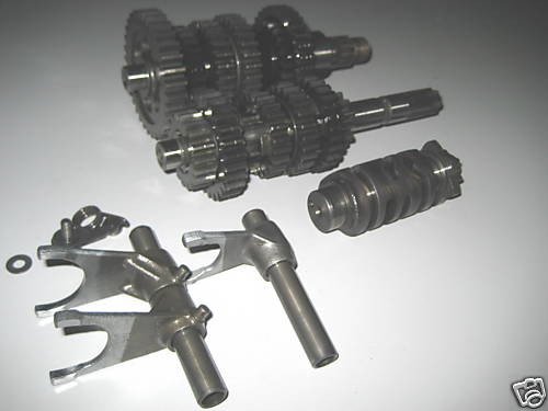 SUZUKI SV 650 AV GETRIEBE GETRIEBEWELLE GEAR 99-02