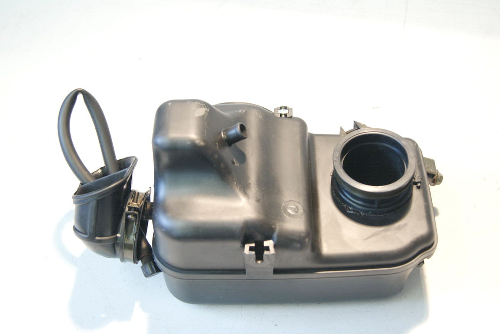 SUZUKI VZ 800 AF MARAUDER AIRBOX HINTEN LUFTFILTERKASTEN