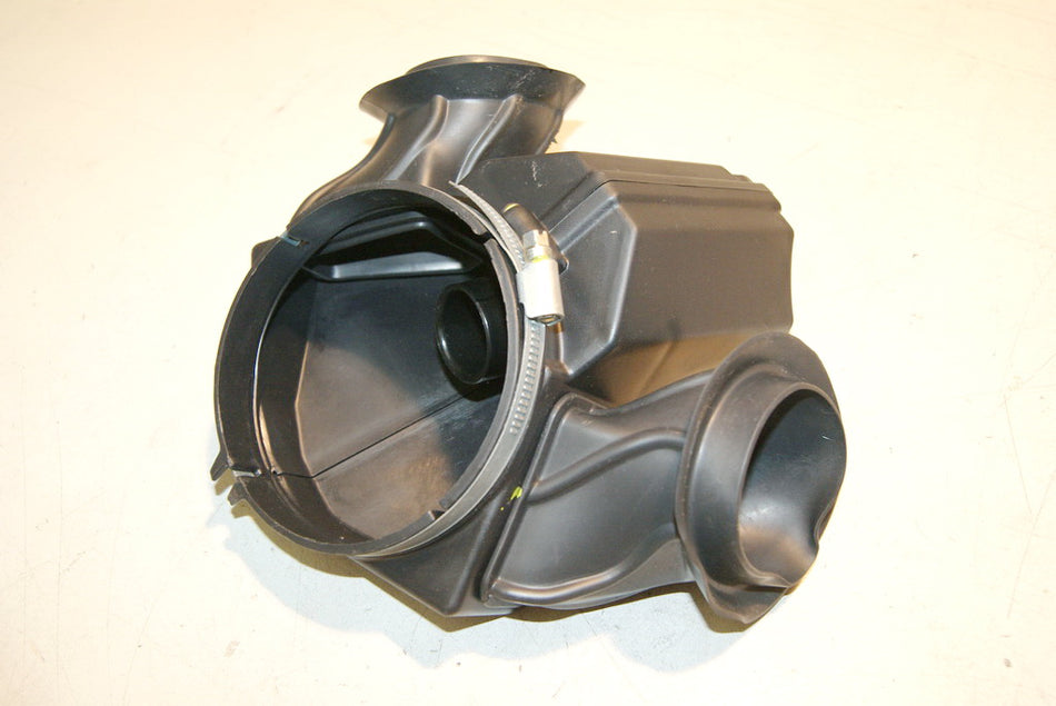 APRILIA RST 1000 FUTURA CONDUCTO DE AIRE CAJA DEL FILTRO DE AIRE MANGUITO DE ADMISIÓN