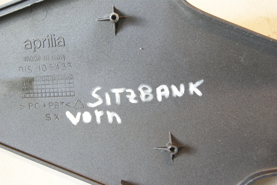 APRILIA RST 1000 FUTURA PW VERKLEIDUNG SITZBANK RECHTS SEITENDECKEL COVER