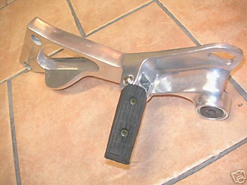 YAMAHA TDM 850 3VD FUßRASTENPLATTE LINKS POLIERT
