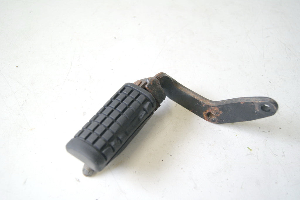 HONDA CB 250 TWO FIFTY MC26 FOOTREST RIDER LEFT BRACKET