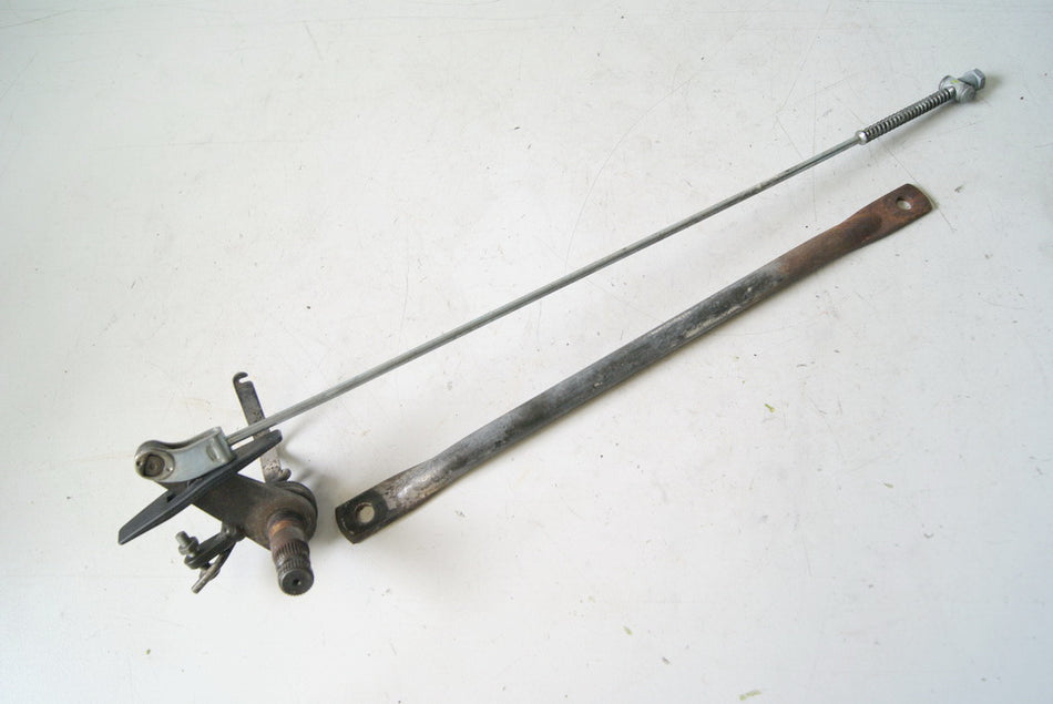 HONDA CB 250 TWO FIFTY MC26 BREMSGESTÄNGE AUFNAHME BREMSPEDAL WELLE