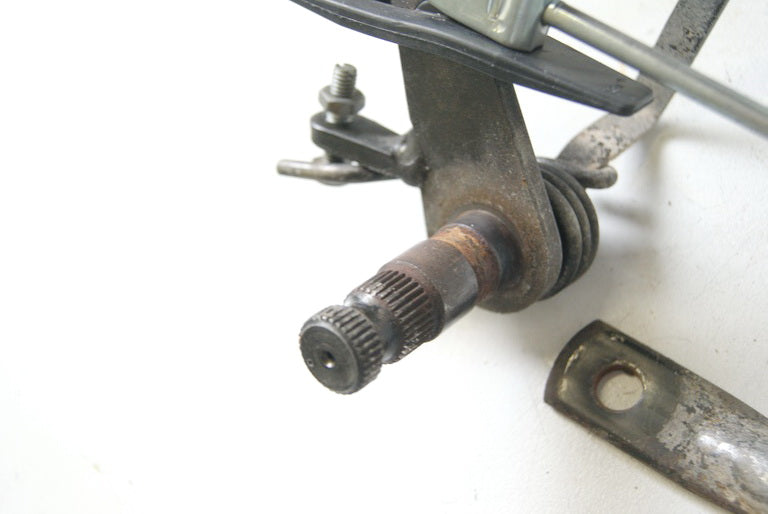 HONDA CB 250 TWO FIFTY MC26 BREMSGESTÄNGE AUFNAHME BREMSPEDAL WELLE