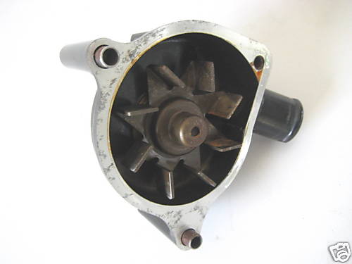 TRIUMPH SPRINT ST T695 955i WASSERPUMPE WATER PUMP 99-03
