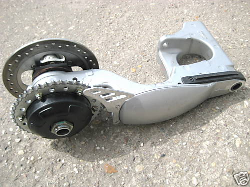 TRIUMPH SPRINT ST T695 955i EINARMSCHWINGE SCHWINGE 99-03