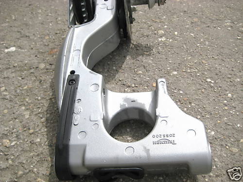 TRIUMPH SPRINT ST T695 955i EINARMSCHWINGE SCHWINGE 99-03
