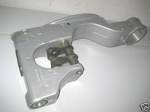 TRIUMPH SPRINT ST T695 955i EINARMSCHWINGE SCHWINGE 99-03