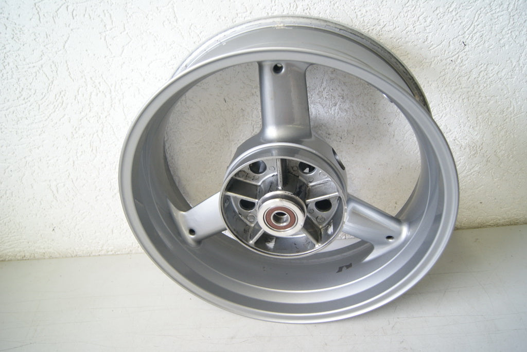 TRIUMPH DAYTONA 600 806LW RIM REAR WHEEL - ACCIDENT-FREE
