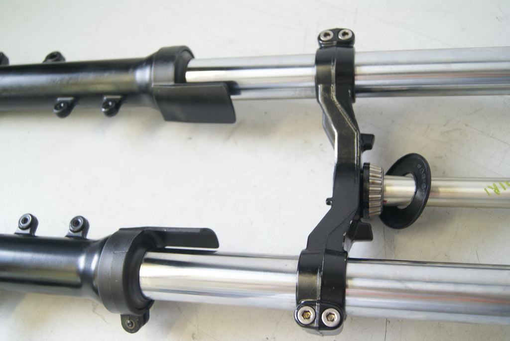 TRIUMPH DAYTONA 600 806LW GABEL GABELHOLM FORK